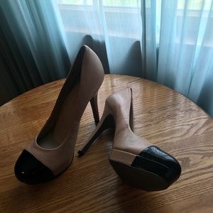 Arturo Chiang Patent Leather Pumps Nude & Black 10